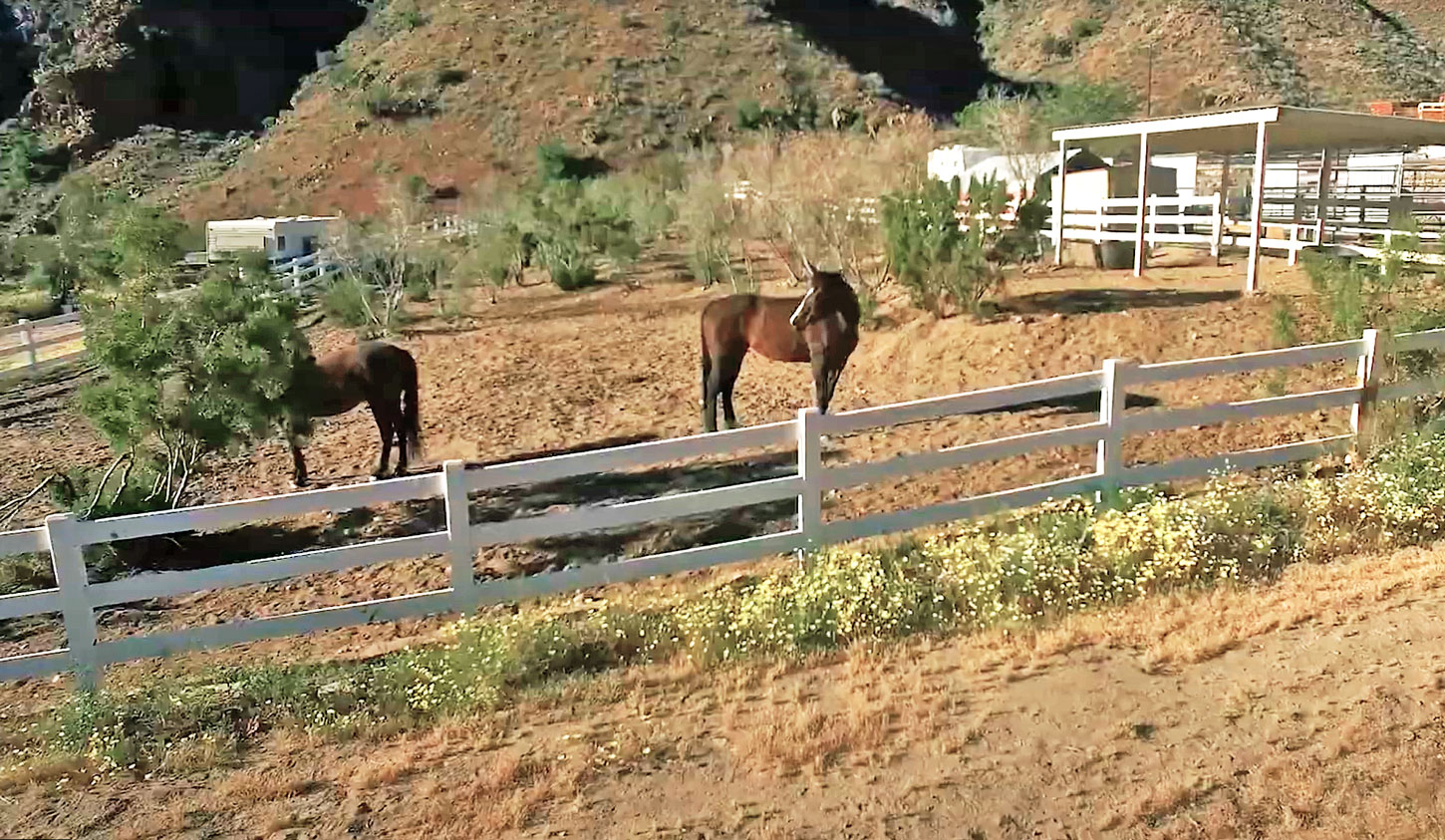 Hidden Passage Horse Facilities - Hidden Passage Guest Ranch